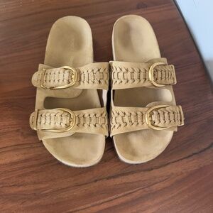 Veronica Beard Paige Buckle Sandal in Desert, size 6
